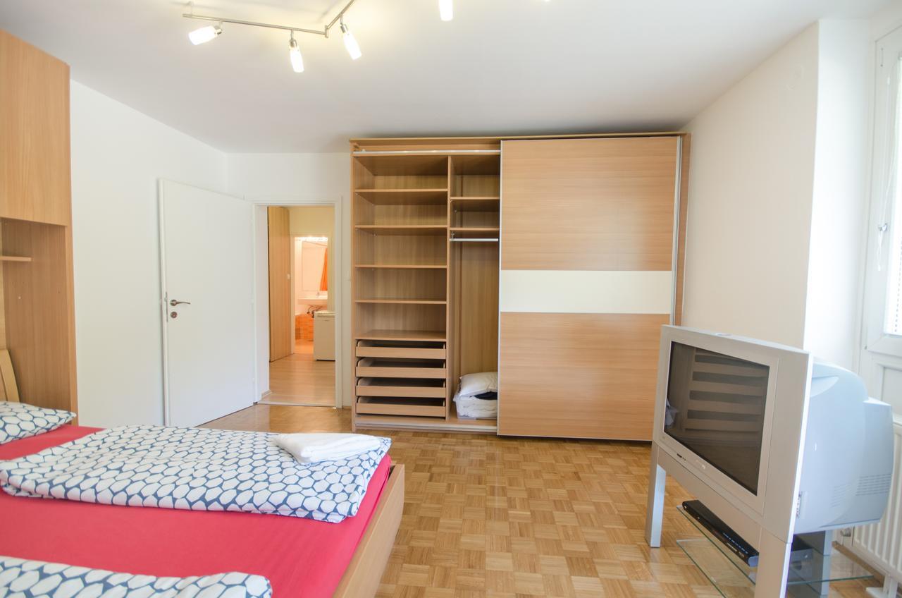 Apartment Near The Train Station リュブリャナ エクステリア 写真