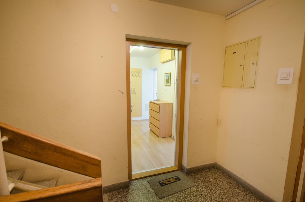 Apartment Near The Train Station リュブリャナ エクステリア 写真