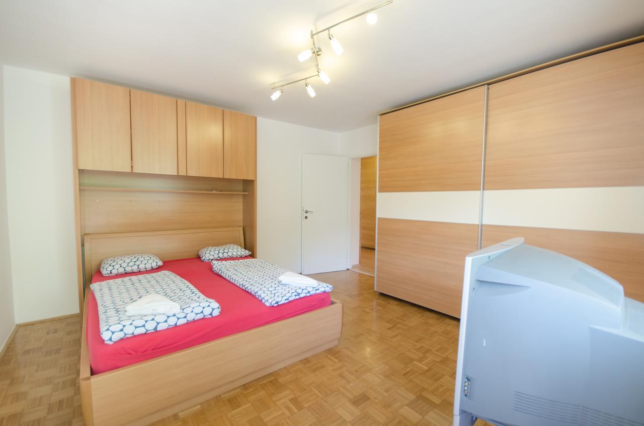 Apartment Near The Train Station リュブリャナ エクステリア 写真