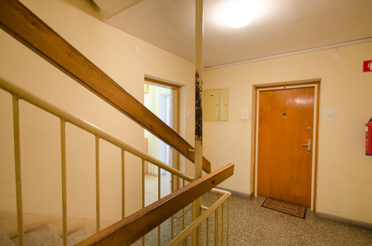Apartment Near The Train Station リュブリャナ エクステリア 写真